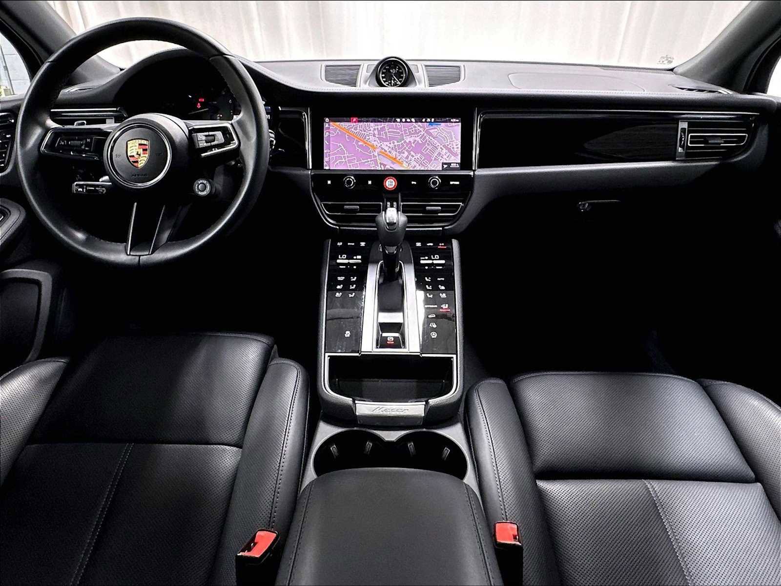 Used 2026 Porsche Macan AWD/4WD image 16