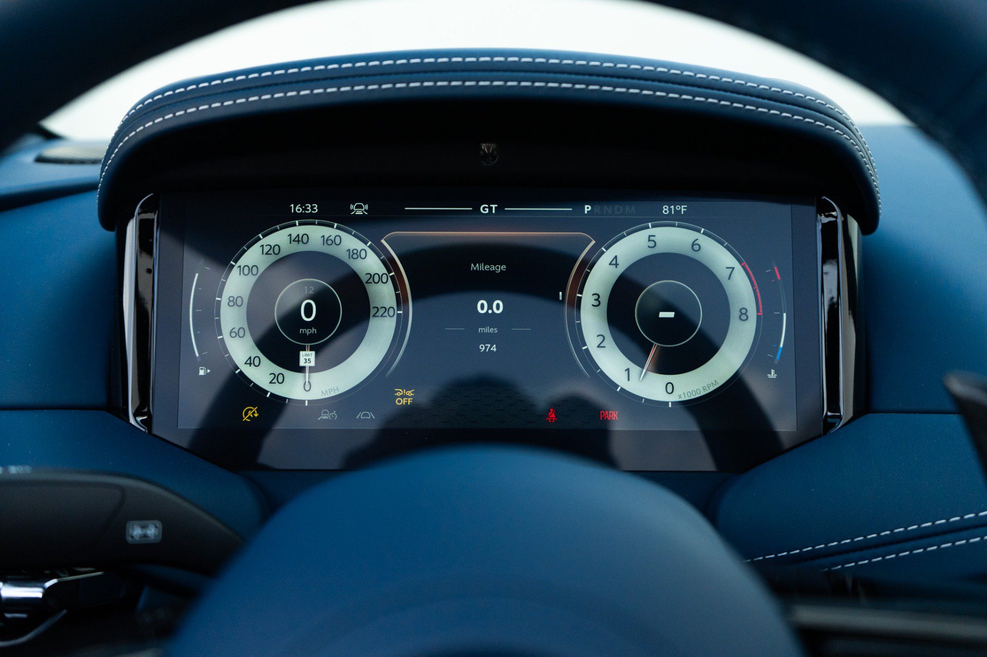 Used 2025 Aston Martin DB12 Convertible RWD image 15