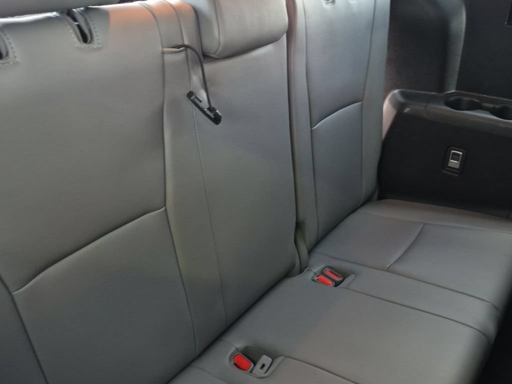 Used 2020 Toyota Highlander XLE FWD image 15