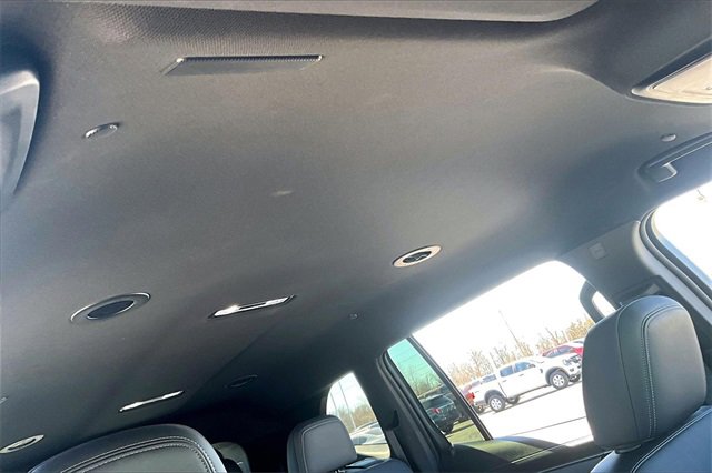 Used 2025 Buick Enclave Preferred image 27