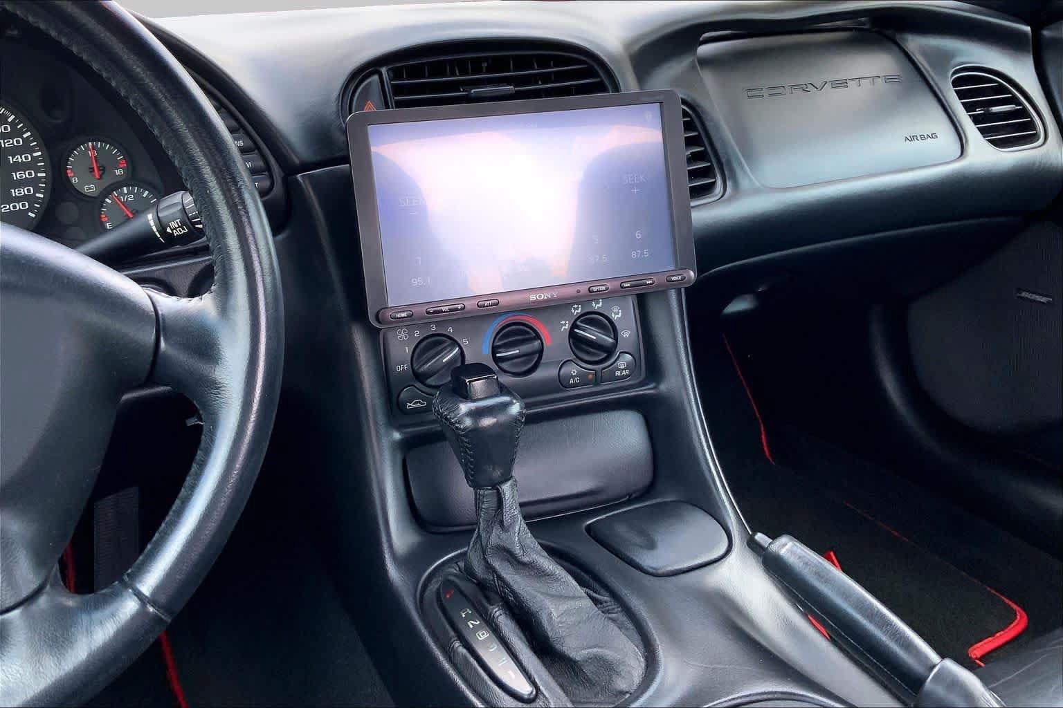 Used 2002 Chevrolet Corvette Coupe RWD image 6