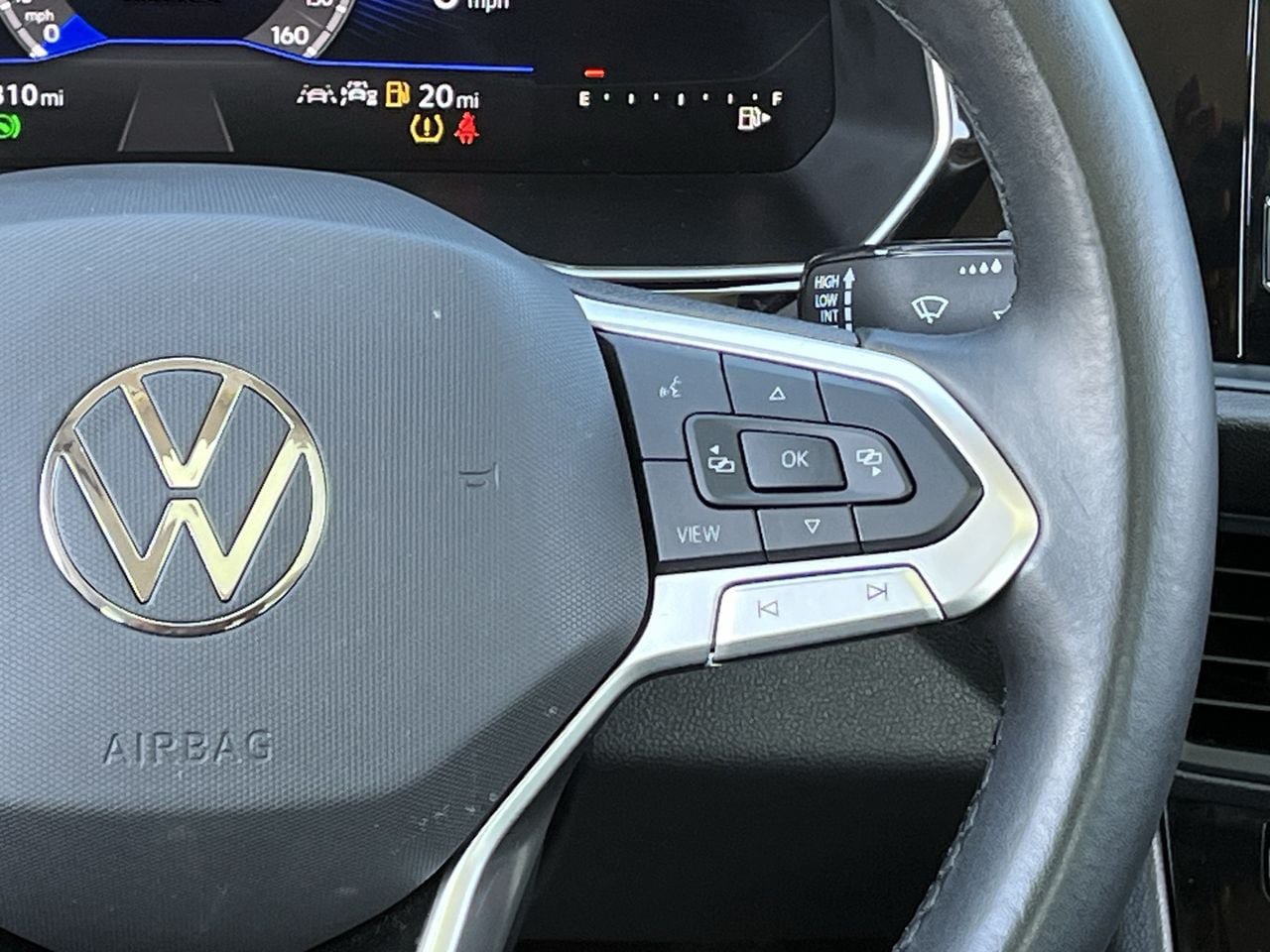 Used 2024 Volkswagen Jetta SE FWD image 14