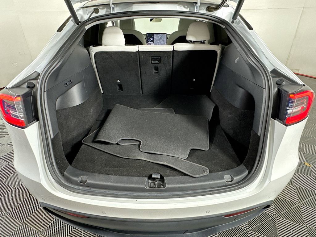 Used 2022 Tesla Model Y Performance image 27