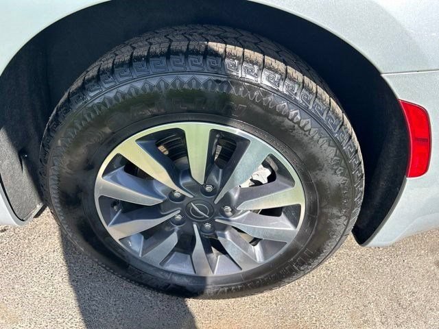 Used 2023 Chrysler Pacifica Touring-L FWD image 61
