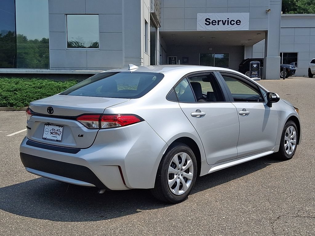Used 2022 Toyota Corolla LE FWD image 8