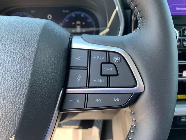 New 2025 Toyota Highlander Platinum AWD/4WD image 26
