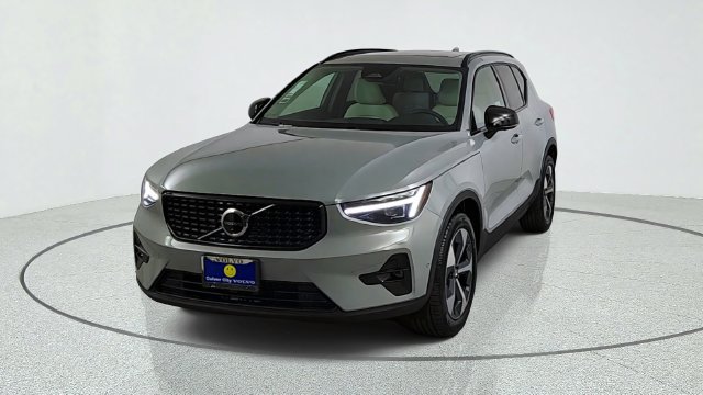 New 2026 Volvo XC40 B5 Plus w/ Protection Package Premier AWD/4WD image 2
