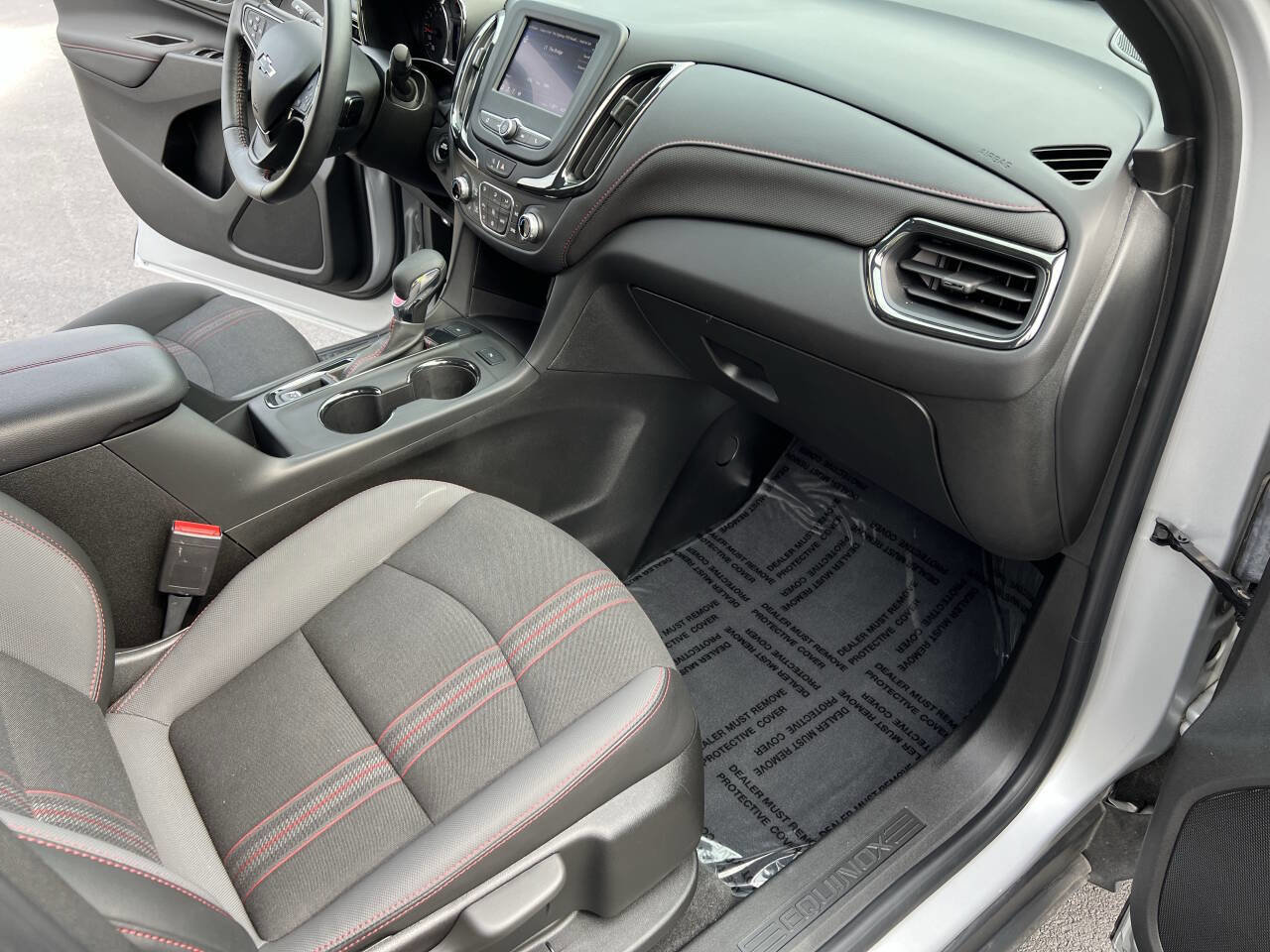 Used 2022 Chevrolet Equinox RS image 32