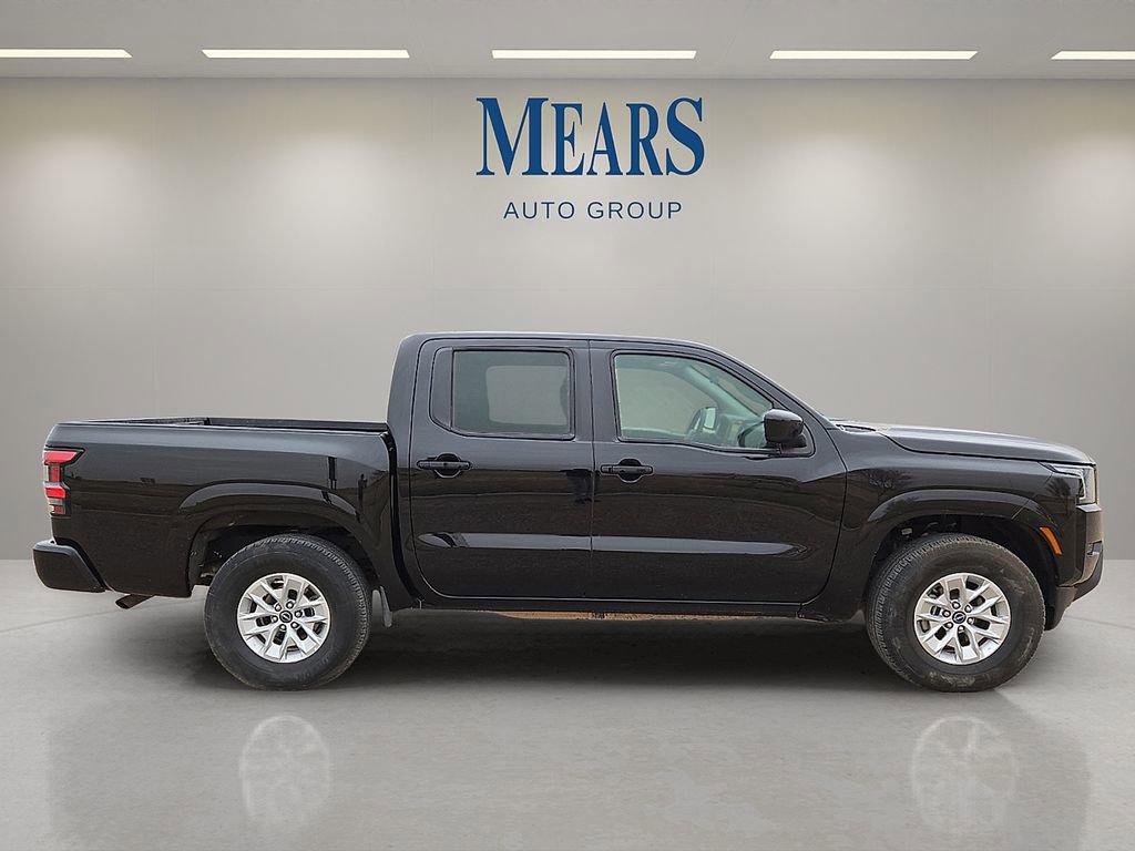 Used 2024 Nissan Frontier SV image 6