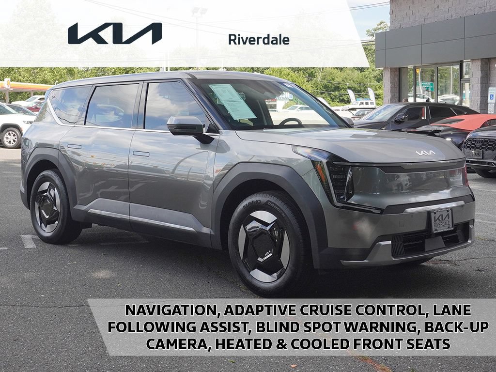 Used 2024 Kia EV9 Light Long Range RWD image 1