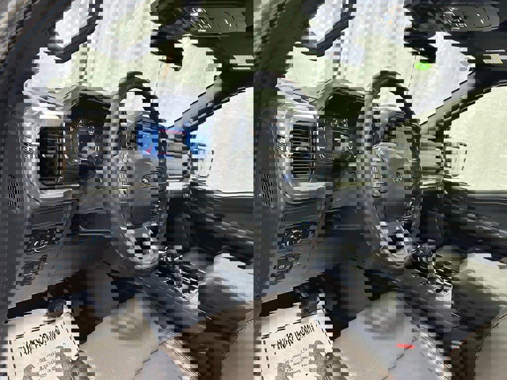 Used 2025 Ford F150 Lariat w/ Equipment Group 501A Mid image 16