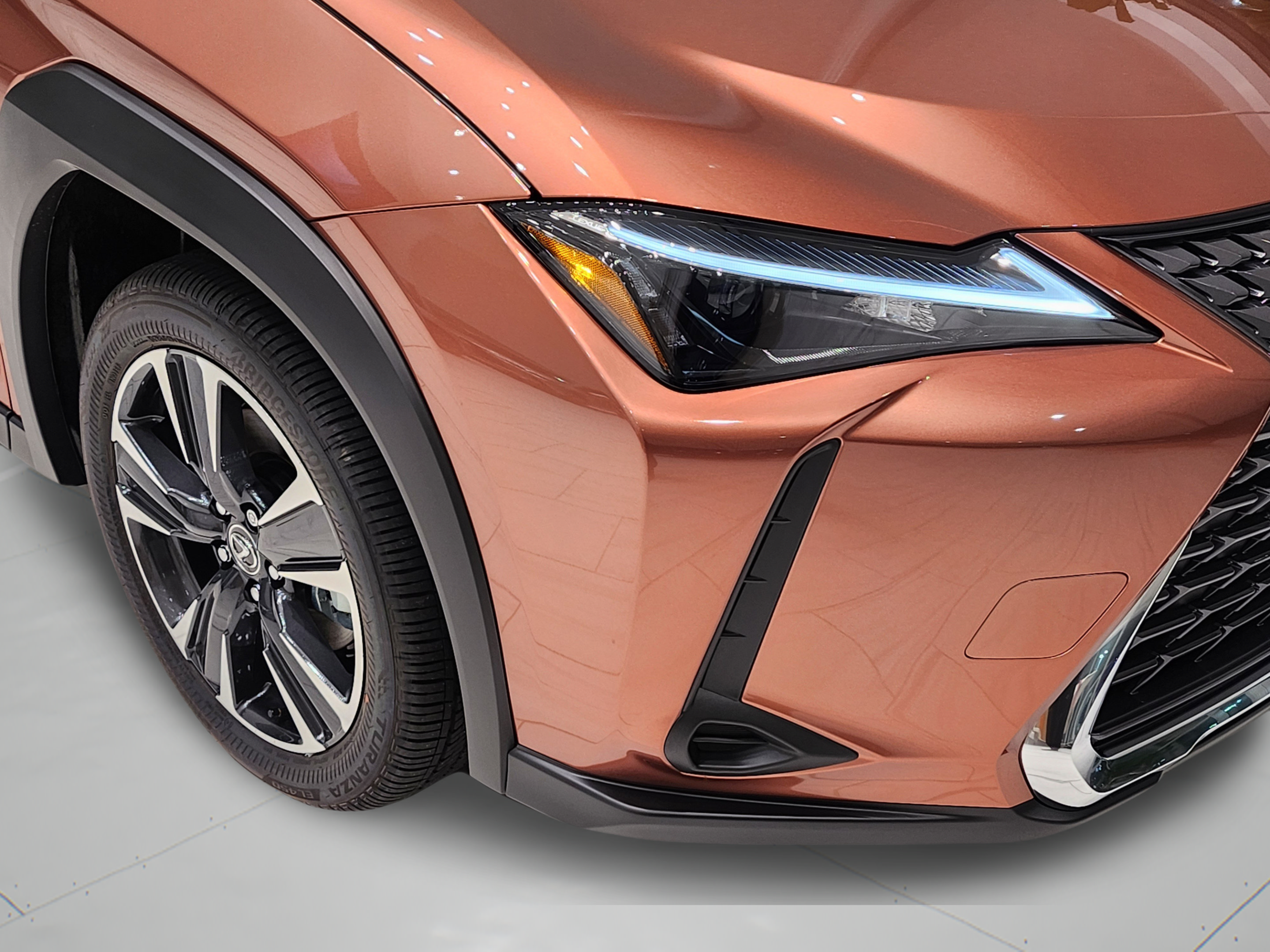 New 2026 Lexus UX 300h FWD w/ Accessory Package (Z1) image 4