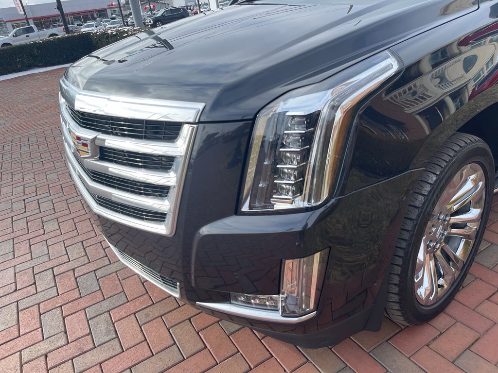 Used 2019 Cadillac Escalade ESV Luxury w/ LPO, Escalade Noir Package image 2