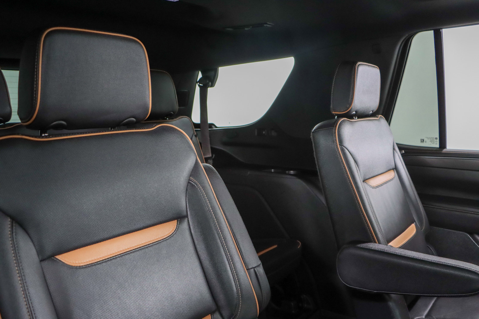 Used 2022 GMC Yukon AT4 image 32