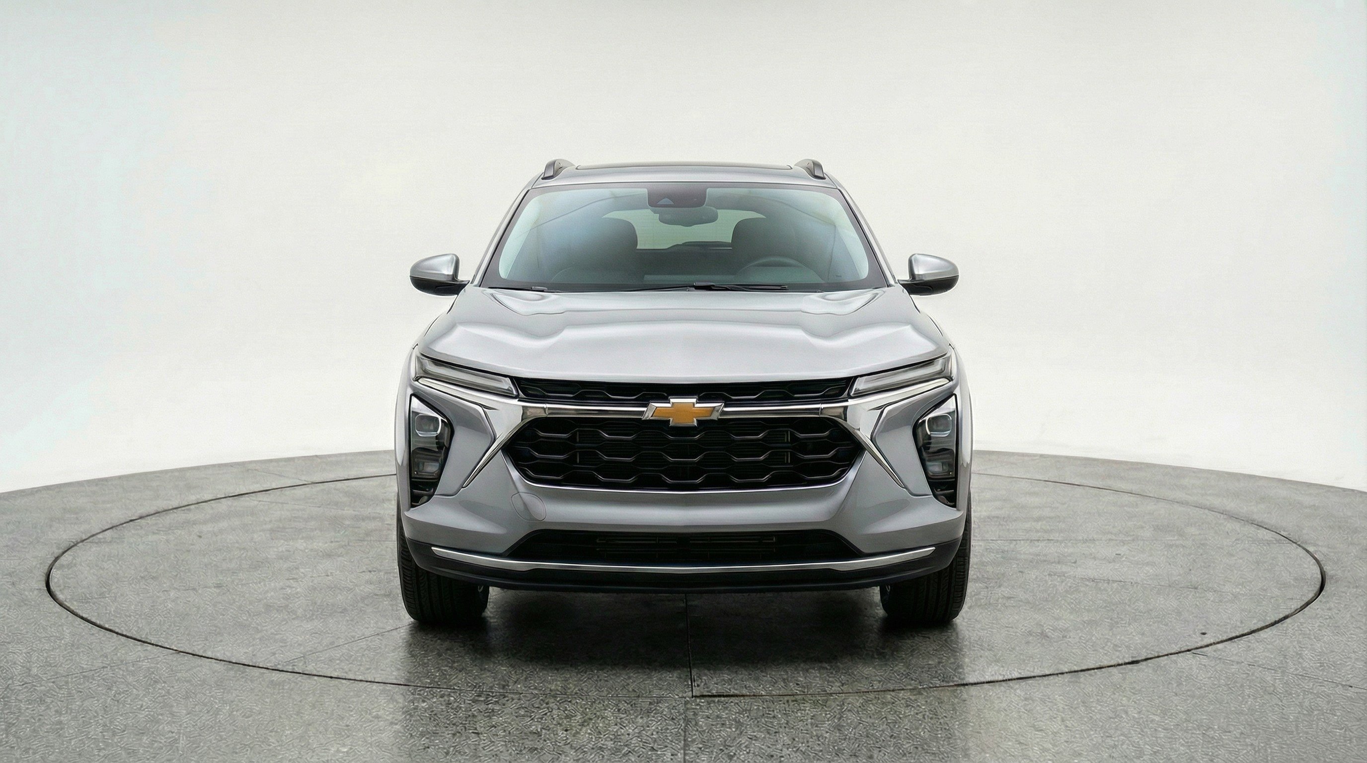 Used 2025 Chevrolet Trax LT image 2