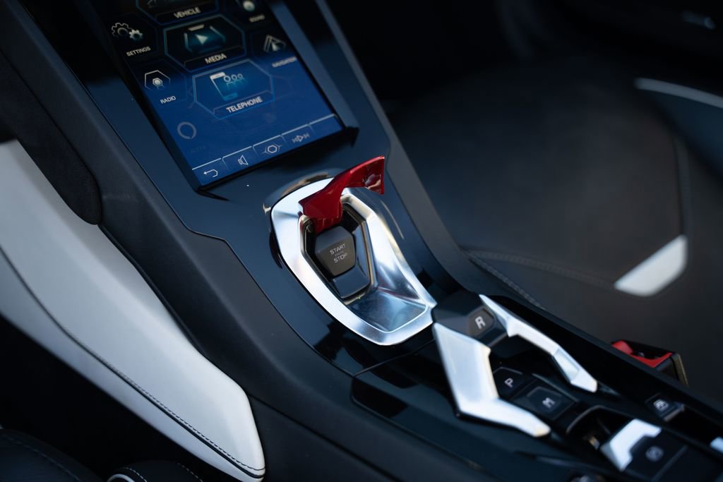 Used 2021 Lamborghini Huracan EVO RWD image 41