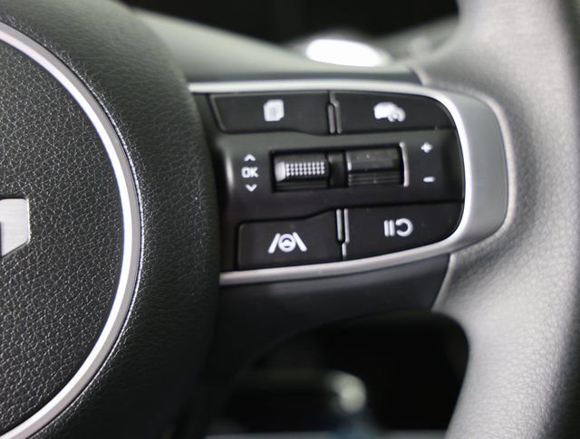 New 2025 Kia Sportage LX image 15