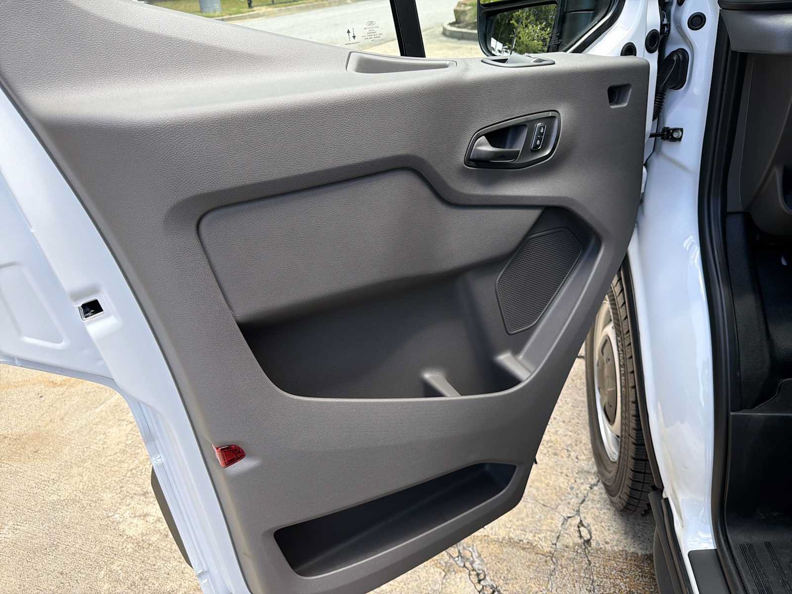 New 2026 Ford Transit 250 148 Medium Roof w/ Load Area Protection Package RWD image 10