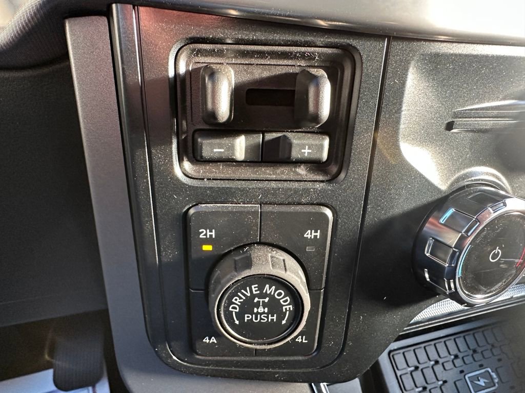 New 2025 Ford F150 Lariat w/ Equipment Group 502A High image 12
