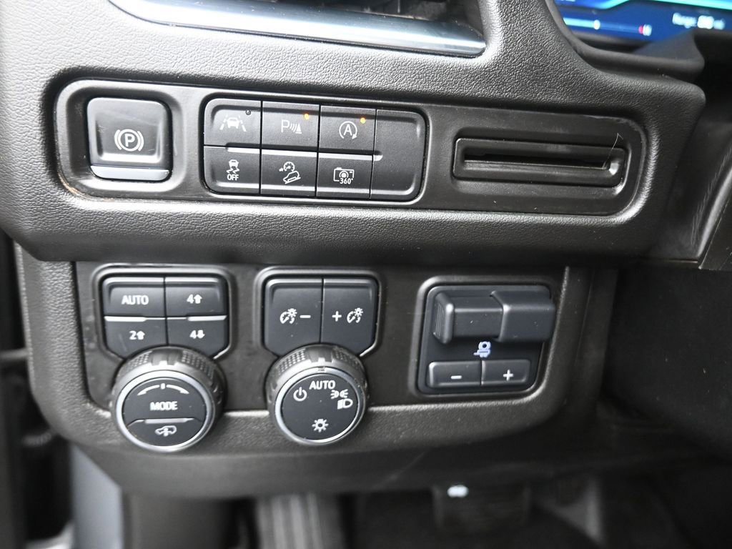 Used 2024 Chevrolet Tahoe Z71 w/ Off-Road Capability Package image 12