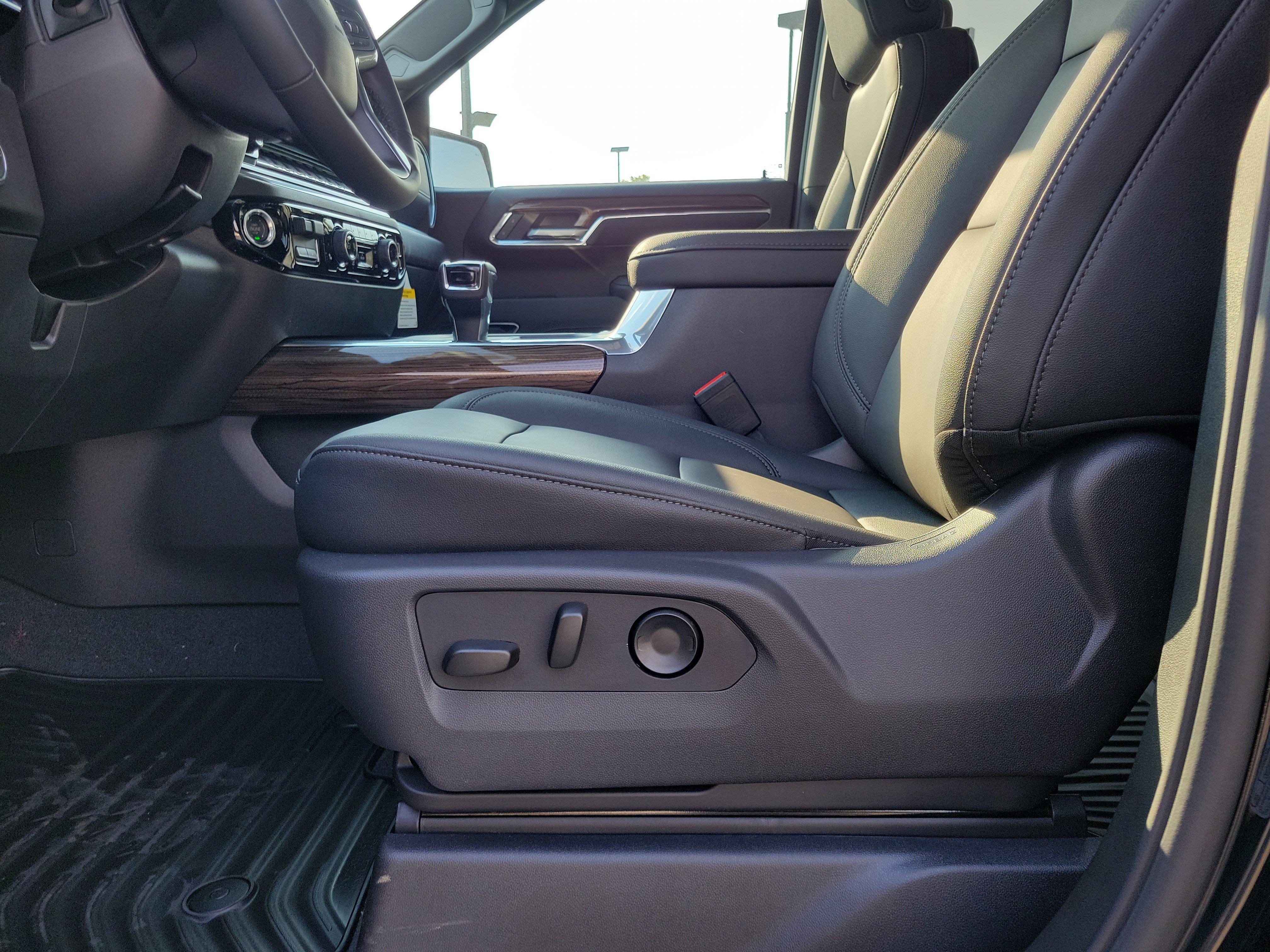 New 2026 Chevrolet Silverado 1500 LT w/ All Star Edition Plus AWD/4WD image 16