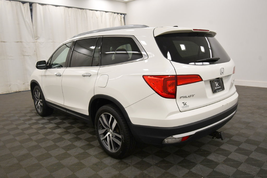 Certified 2017 Honda Pilot Touring image 5