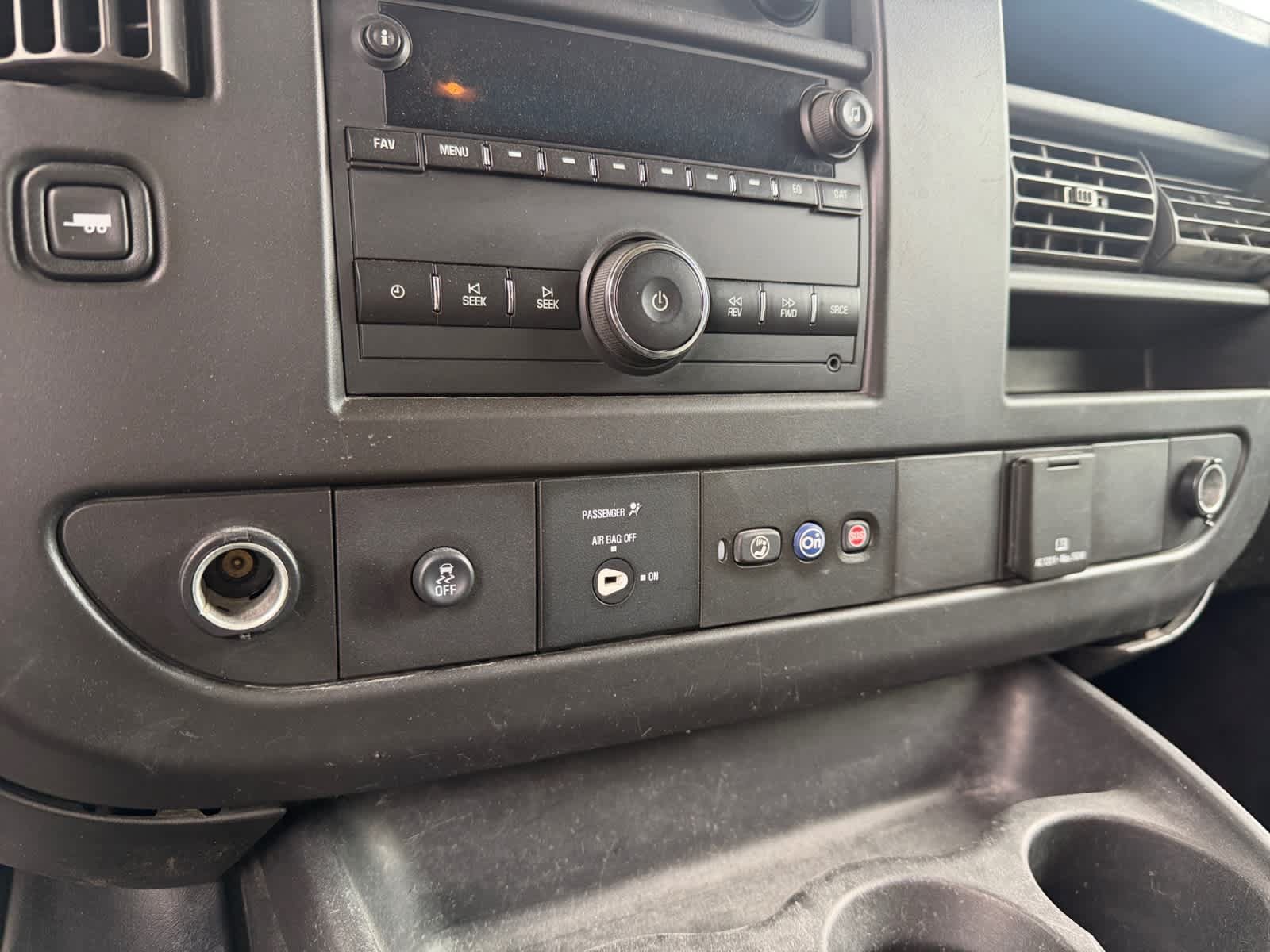 Used 2022 GMC Savana 3500 LS RWD image 22