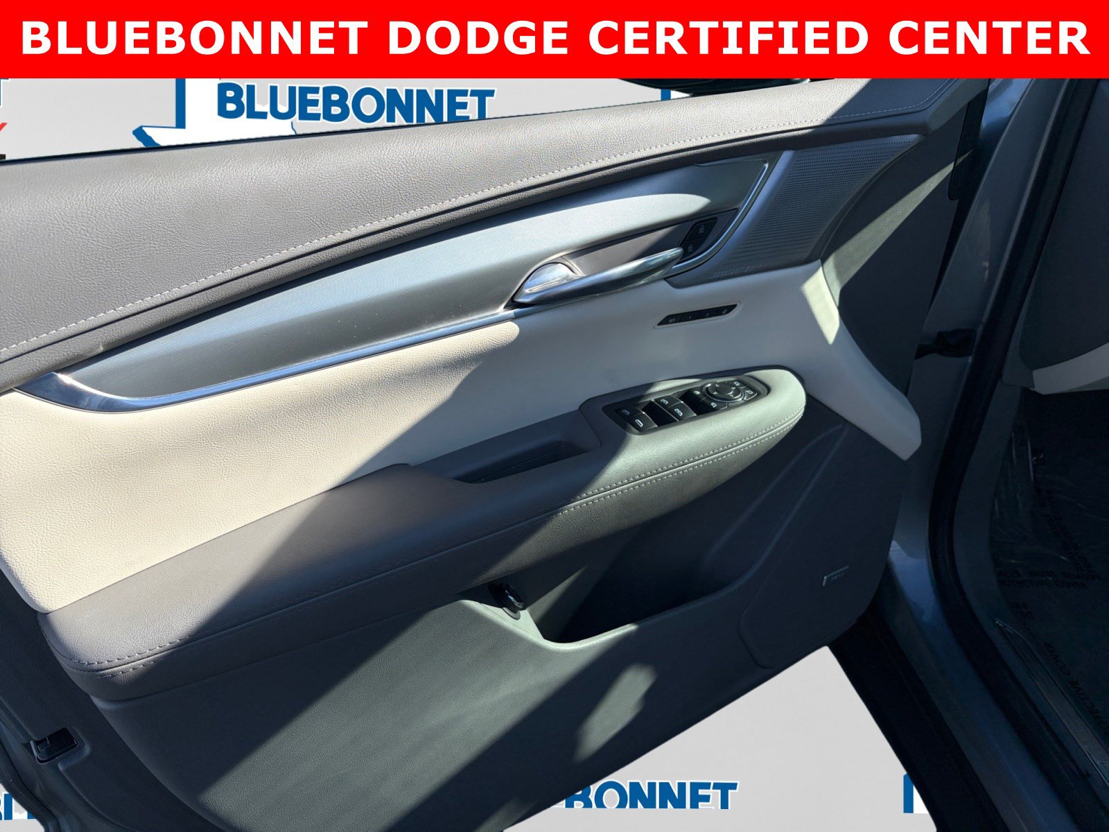 Used 2024 Cadillac XT5 Premium Luxury w/ Technology Package FWD image 10
