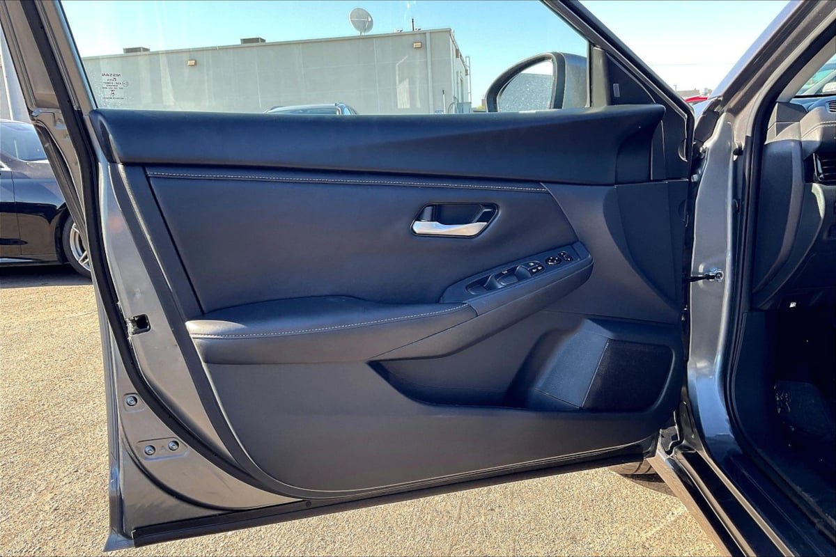 Used 2025 Nissan Sentra SV FWD image 20