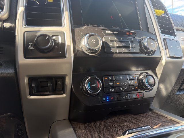 Used 2019 Ford F250 Lariat w/ Lariat Ultimate Package AWD/4WD image 19