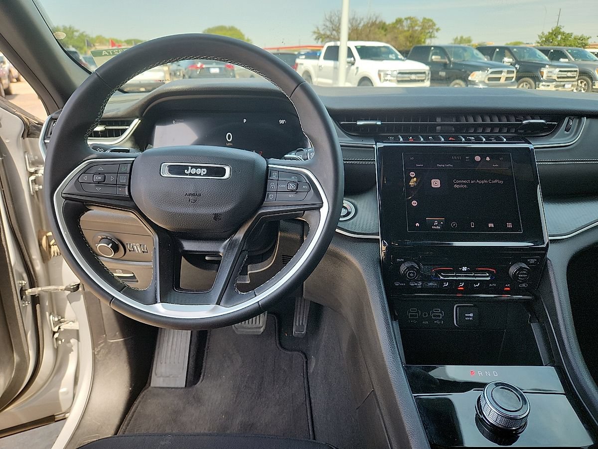 Used 2024 Jeep Grand Cherokee Laredo X w/ Trailer Tow Package AWD/4WD image 6