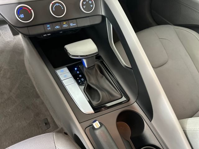 Used 2025 Hyundai Elantra SE w/ Cargo Package image 20