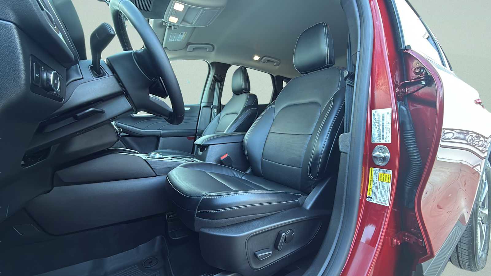 Used 2023 Ford Escape Platinum image 26