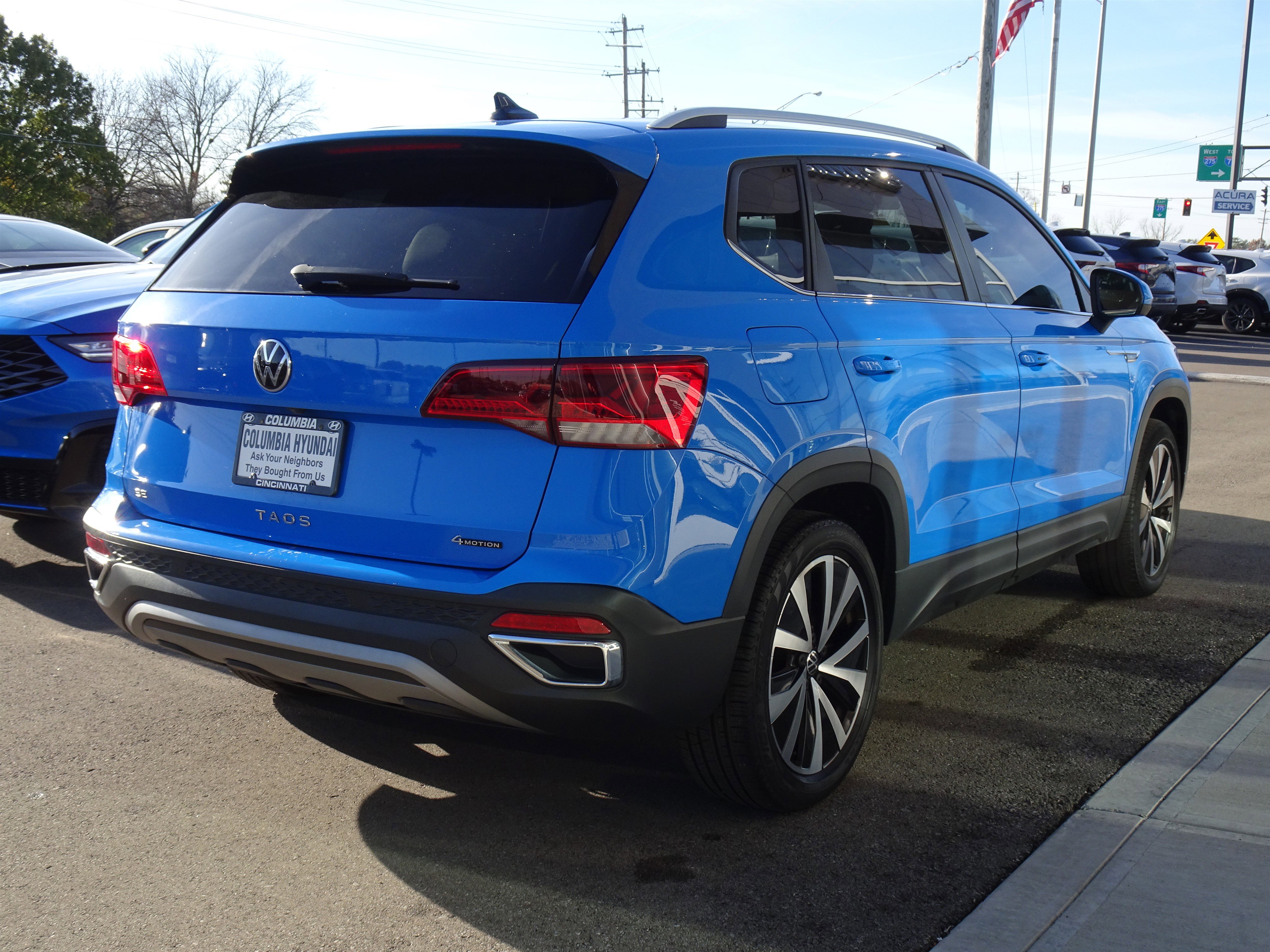 Used 2022 Volkswagen Taos SE w/ Panoramic Sunroof Package image 5