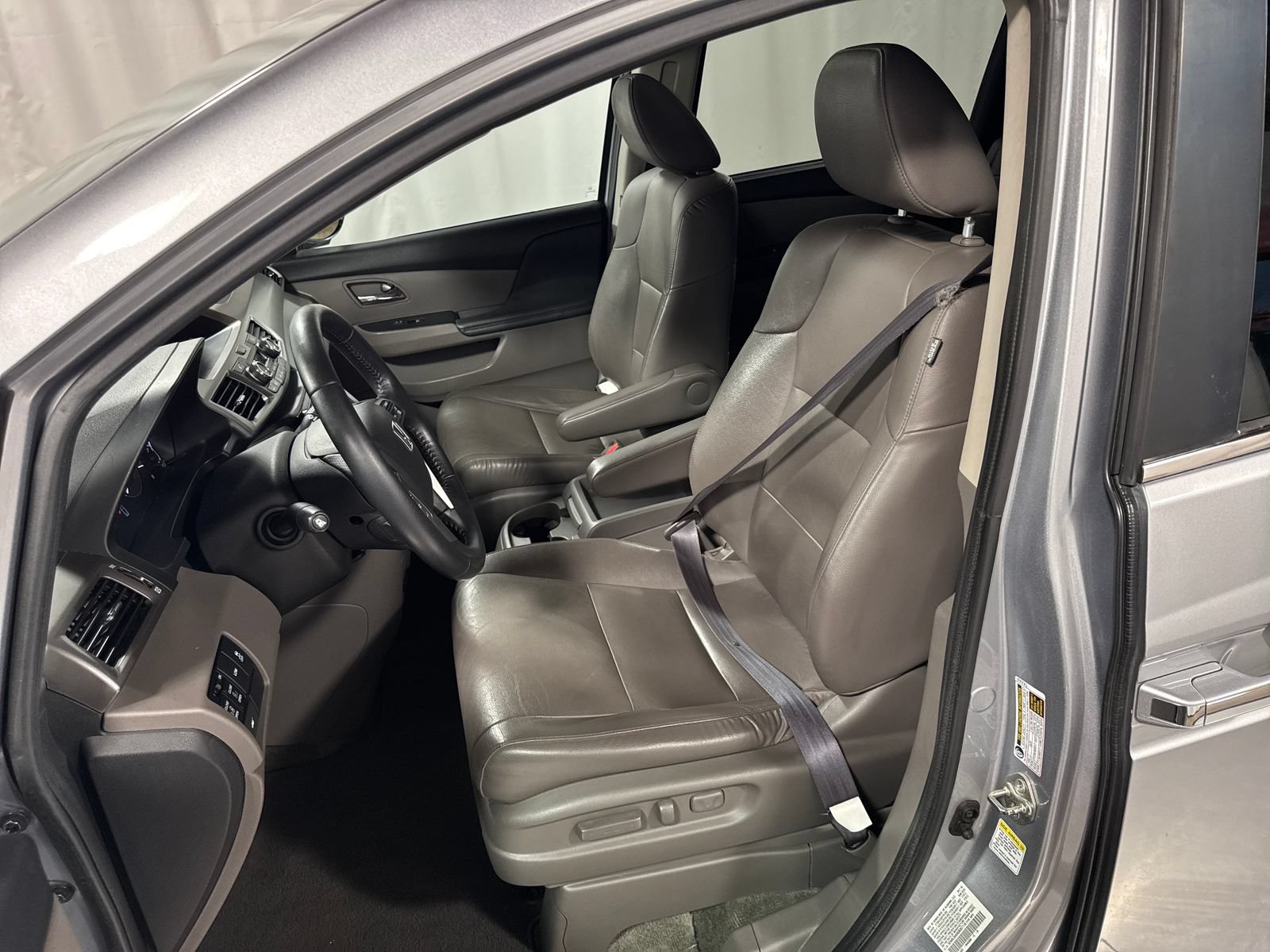 Used 2016 Honda Odyssey EX-L image 3