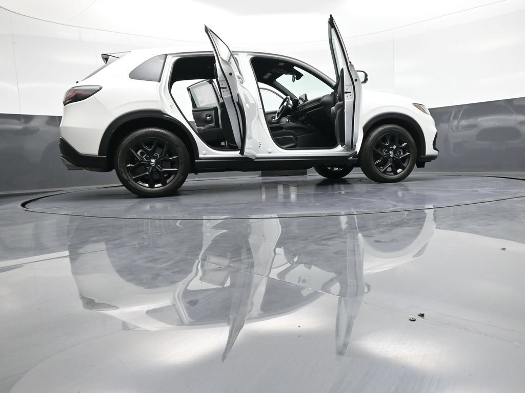 Certified 2025 Honda HR-V Sport image 46