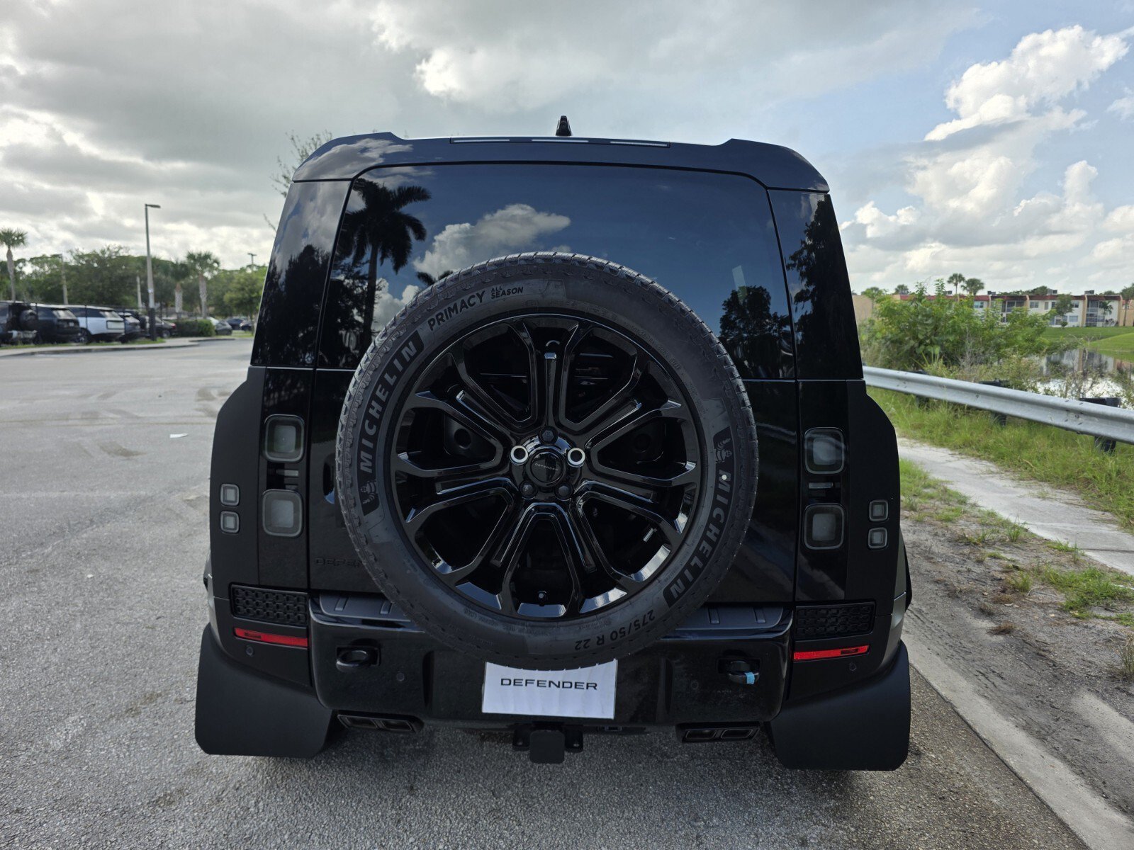 New 2026 Land Rover Defender 110 OCTA AWD/4WD image 6