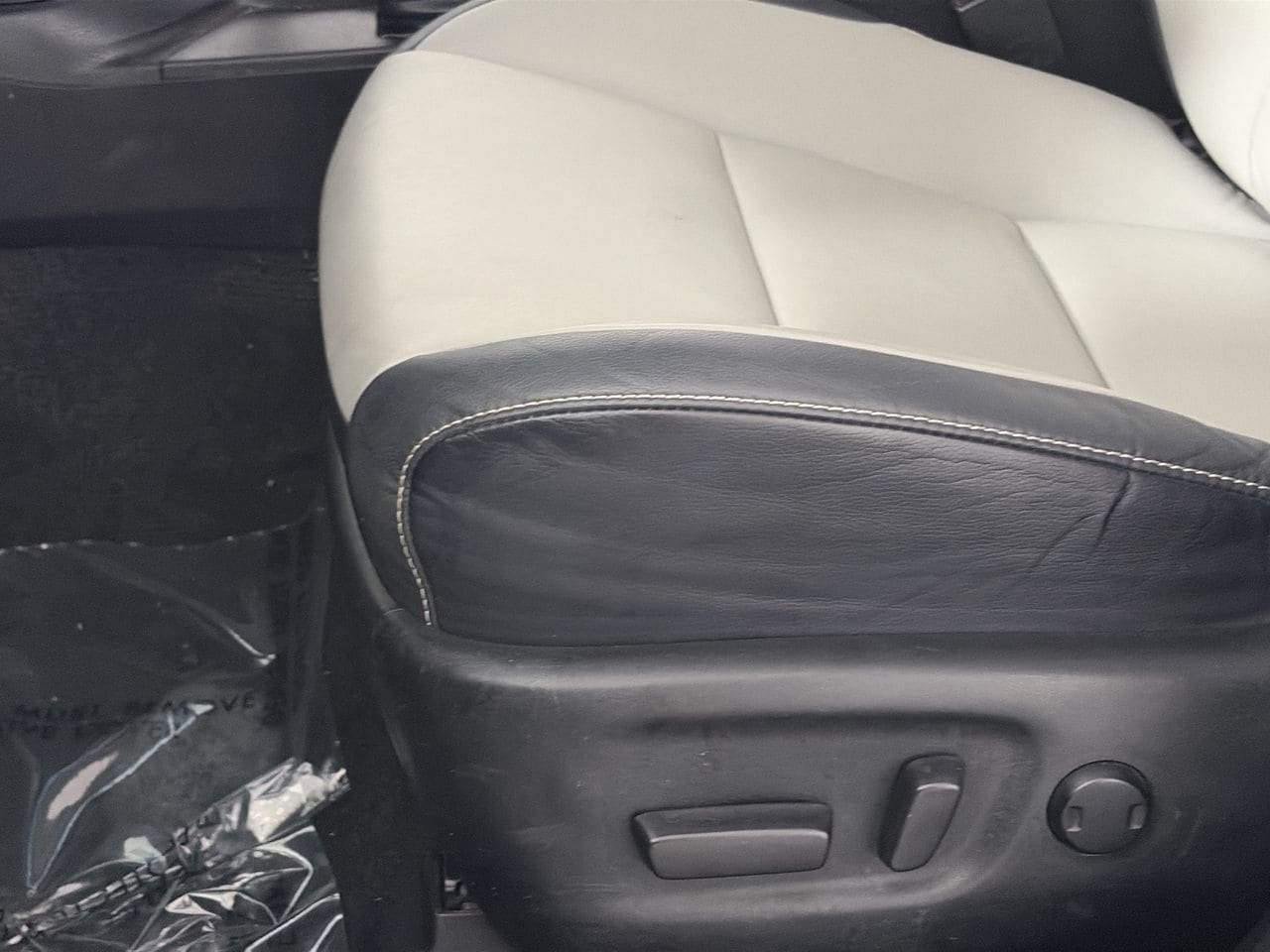 Used 2018 Toyota RAV4 Limited w/ Protection Package FWD image 19