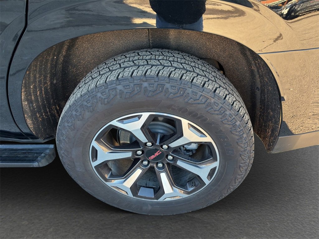 Used 2025 GMC Yukon AT4 Ultimate image 12