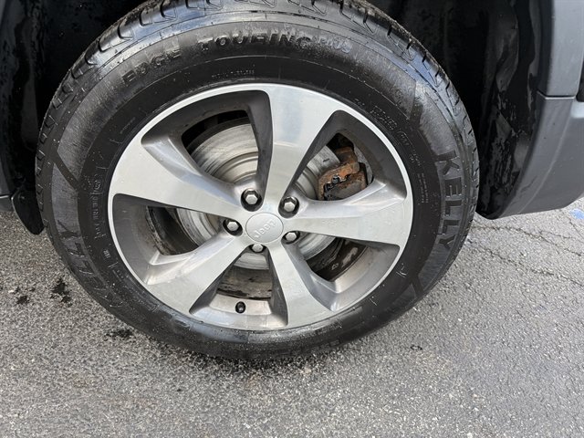 Used 2019 Jeep Cherokee Limited AWD/4WD image 38