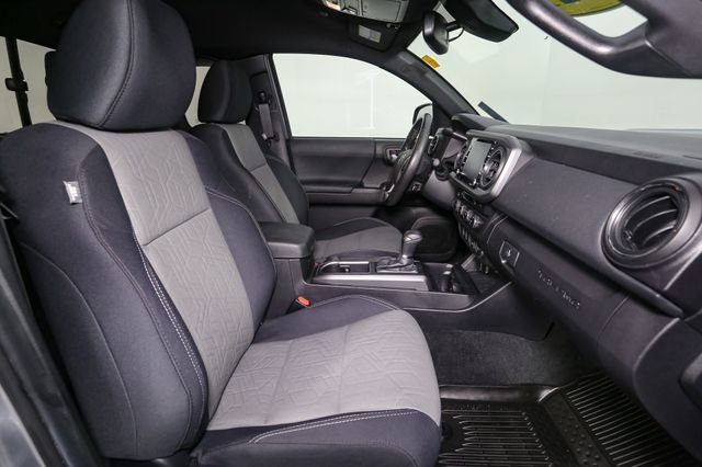 Used 2021 Toyota Tacoma TRD Sport w/ TRD Premium Sport Package AWD/4WD image 16