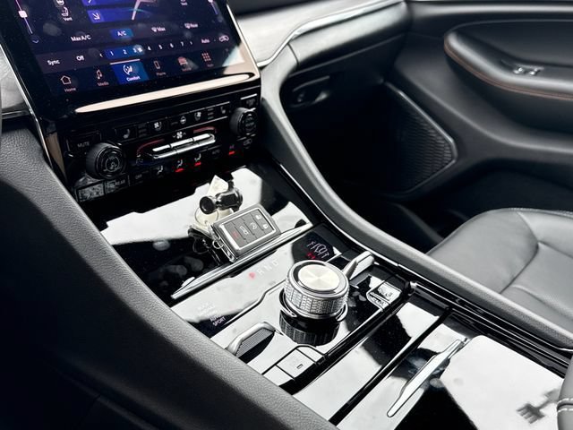 New 2025 Jeep Grand Cherokee L Overland AWD/4WD image 27