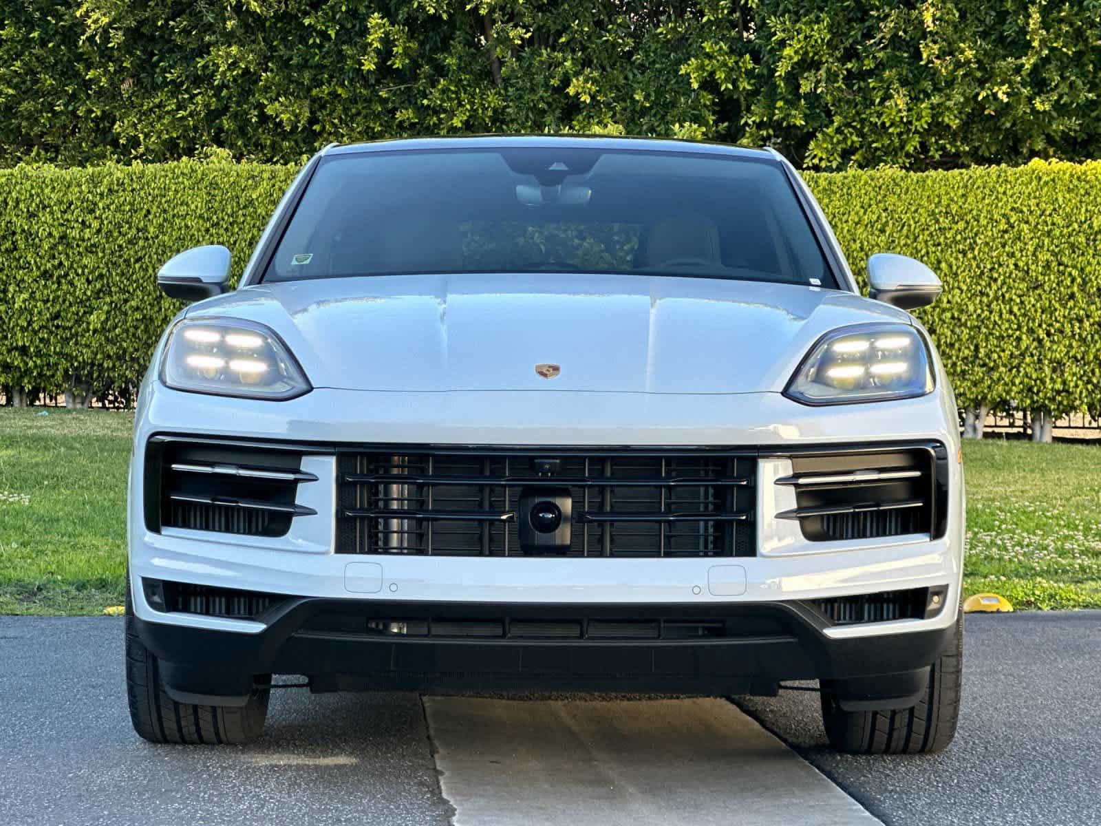New 2025 Porsche Cayenne Coupe AWD/4WD image 11
