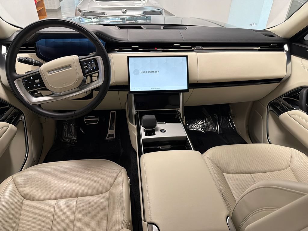 Used 2024 Land Rover Range Rover Long Wheelbase SE AWD/4WD image 16