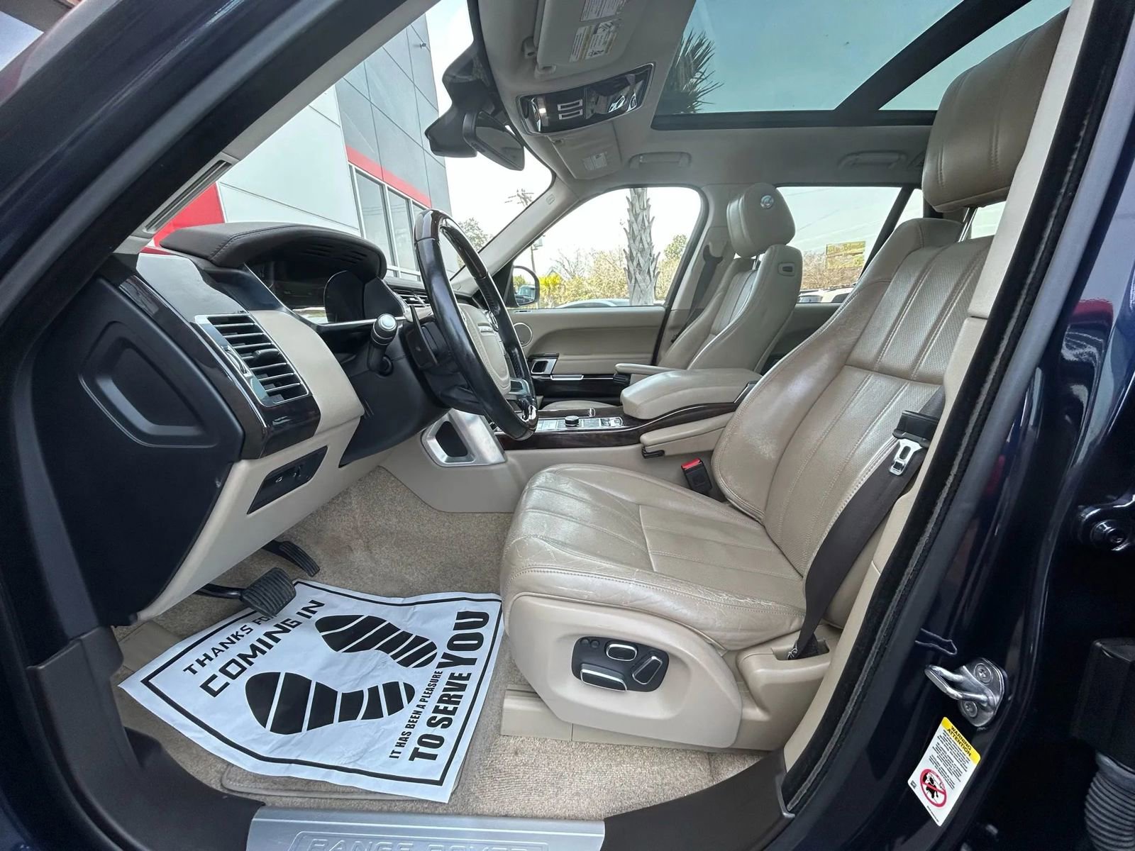 Used 2015 Land Rover Range Rover HSE image 10