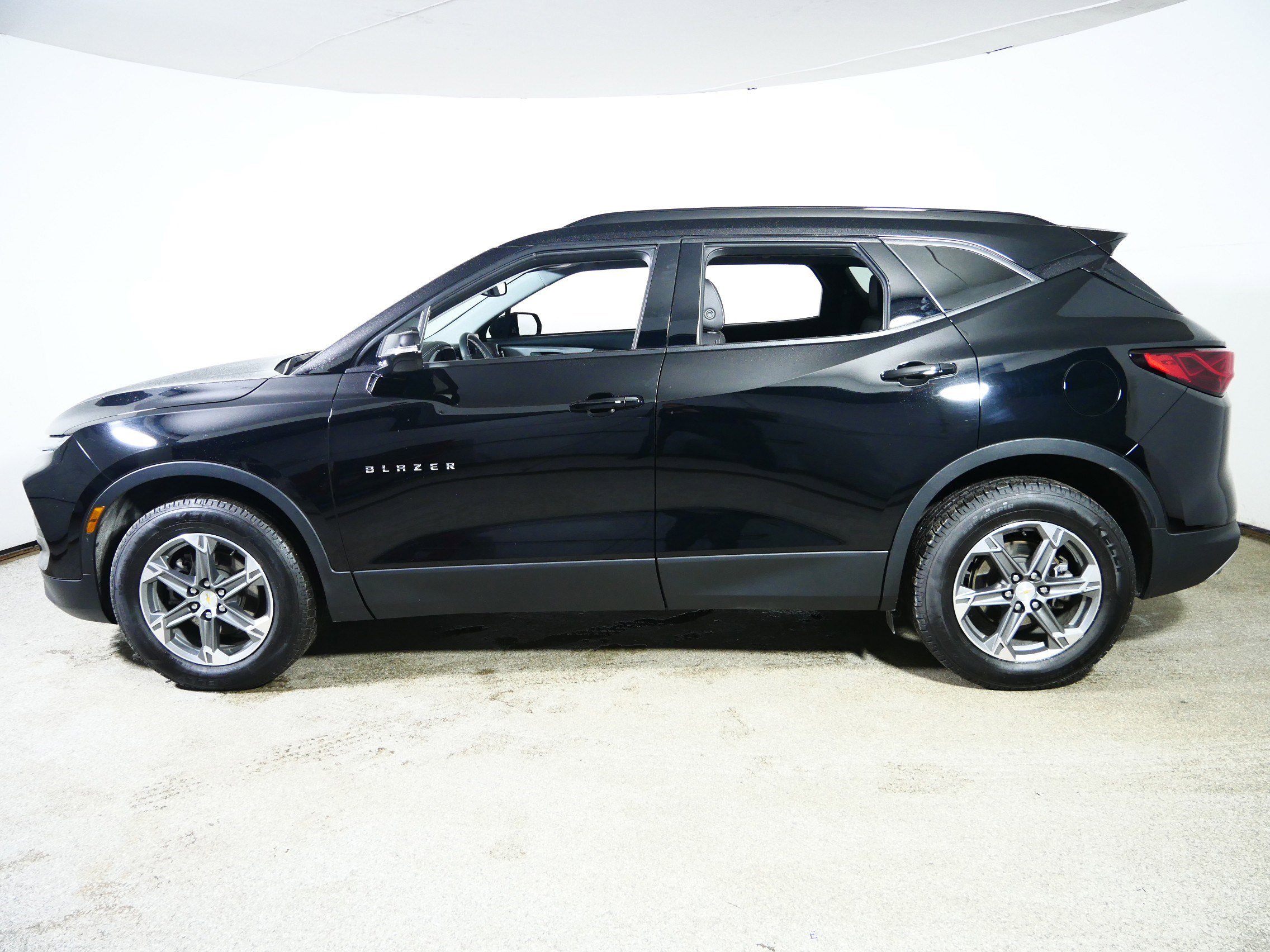 Used 2024 Chevrolet Blazer LT w/ LPO, Floor Liner Package image 4