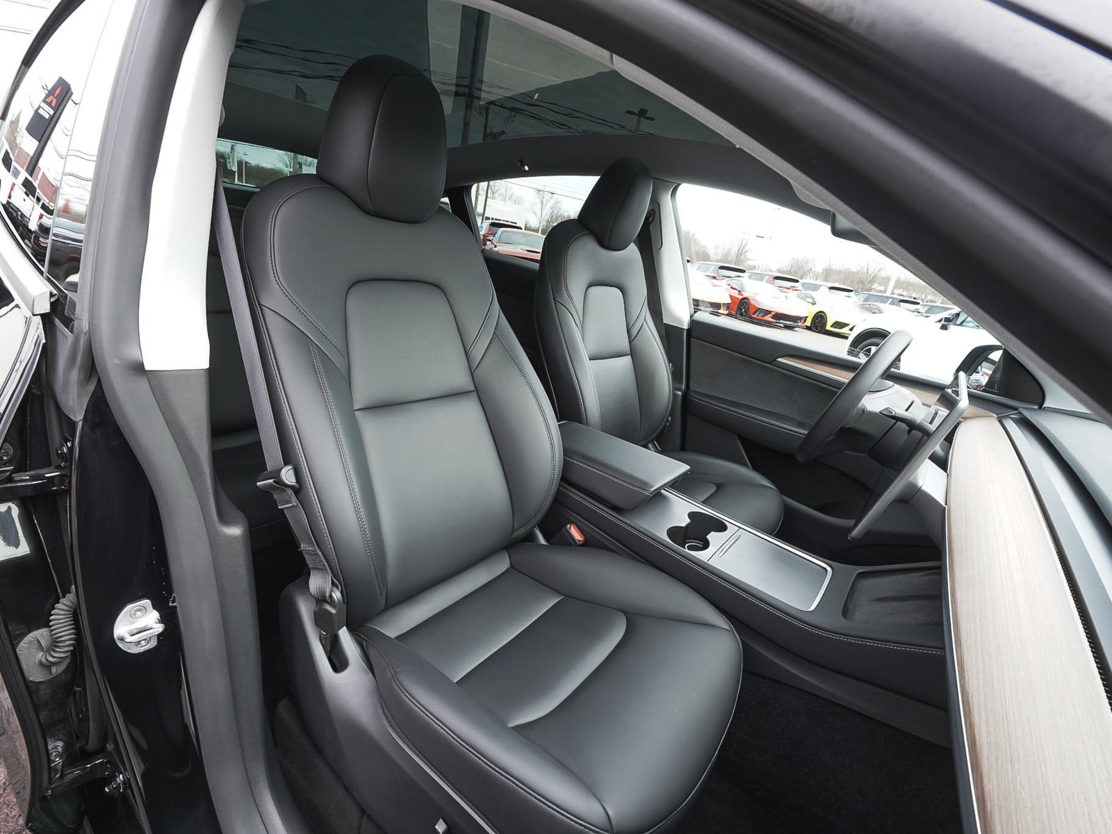Used 2024 Tesla Model Y Long Range image 32