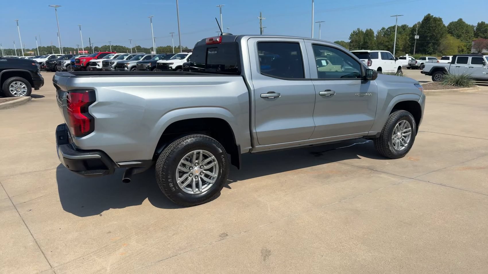 Used 2026 Chevrolet Colorado LT RWD image 9