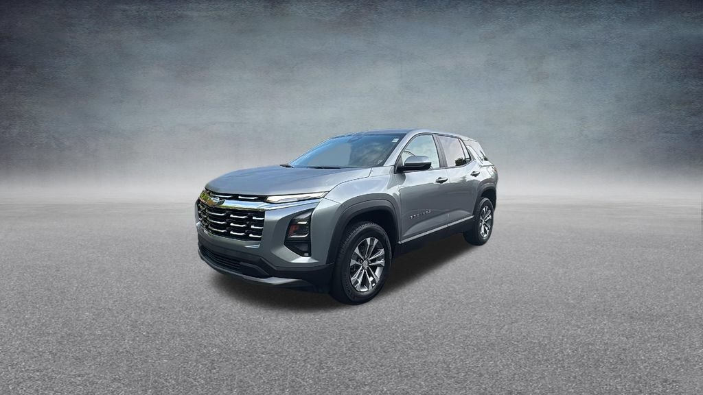 Used 2025 Chevrolet Equinox LT AWD/4WD image 2