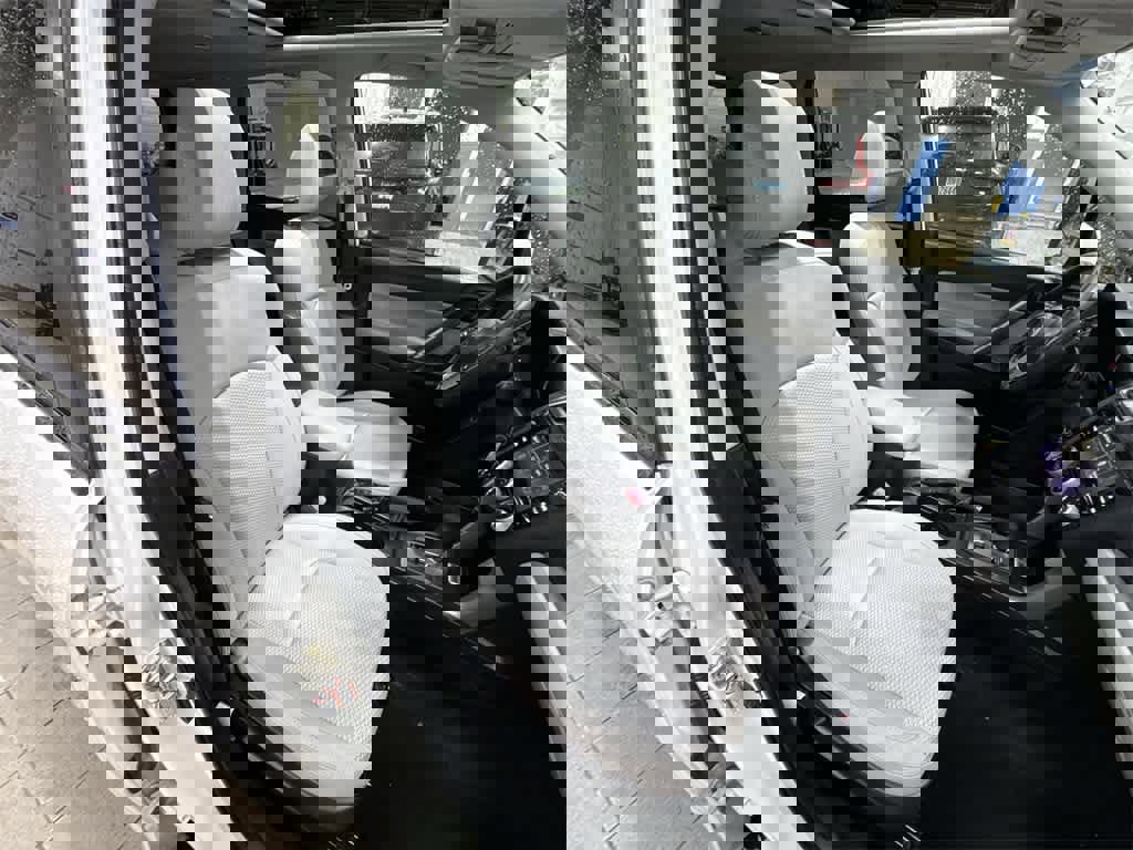 Used 2017 Subaru Forester 2.5i Premium image 16